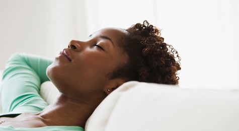 black-woman-sleeping-475x350-475x260